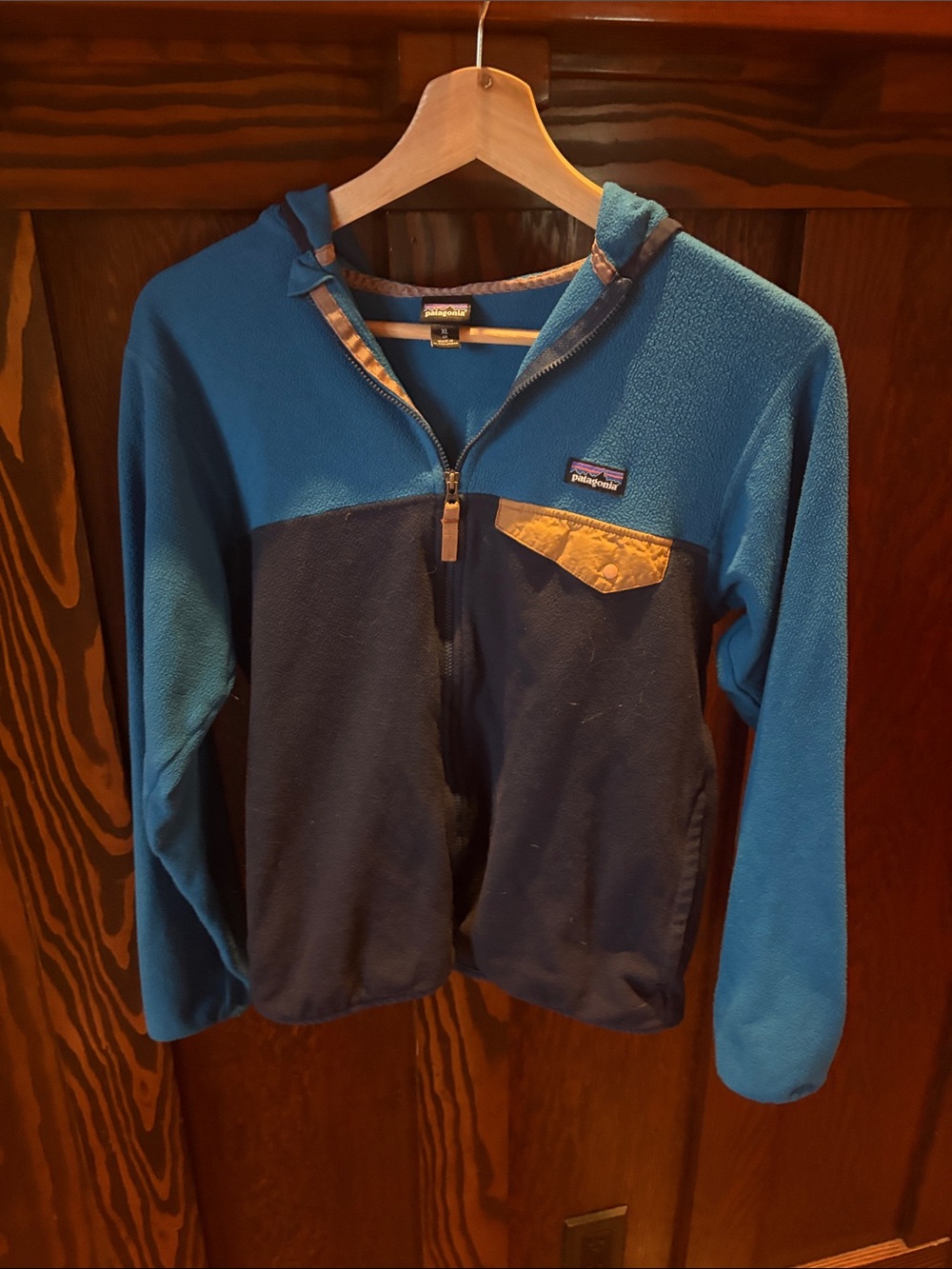 Patagonia Kids Two-Tone Blue Fleece Jacket with Tan Pocket